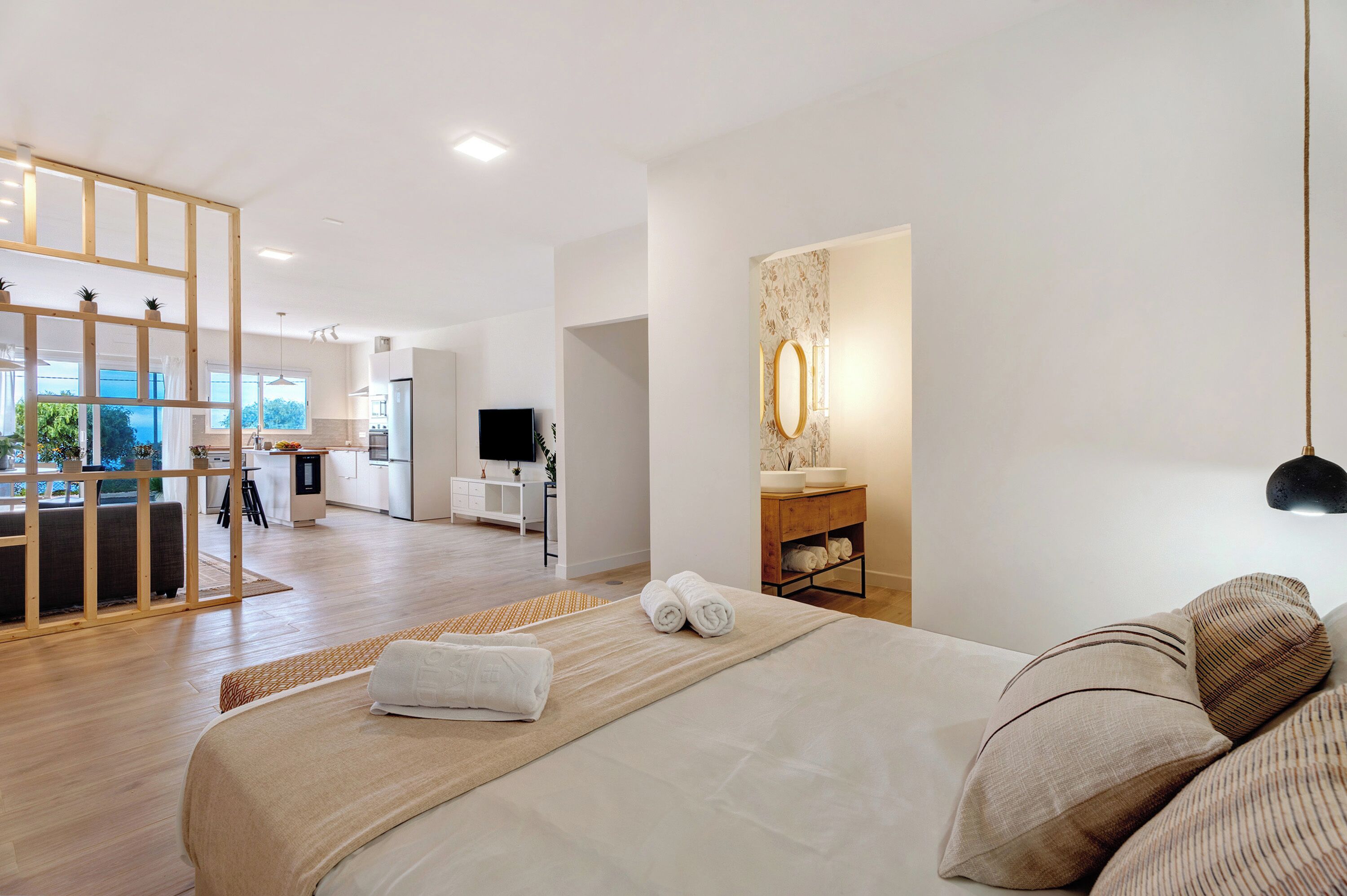 1 slaapkamer, een strijkplank/strijkijzer, gratis wifi, beddengoed