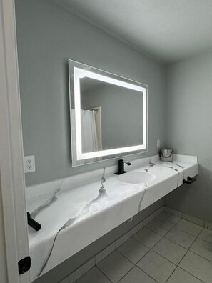 Bathroom - Road House Hotel & RV Park (Petal)