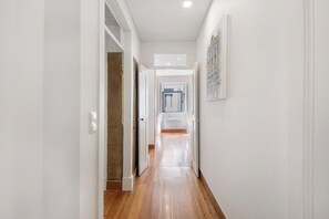 Interior - Apartment 'São Roque Sweet Burgo - T2' with Wi-Fi and Air Conditioning (Aveiro)