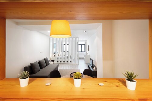 Apartment 'São Roque Sweet Burgo - Studio' with Wi-Fi and Air Conditioning