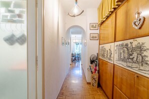 Interior - GuestHost - Comfortable apartment of approximately 65 m2 that can accommodate up to 4 guests, located inside the Casale park, the sea, the Castle and the historic center of Rapallo can be easily reachable on foot.Adjacent to the hills and 1 km walk from  (Rapallo)
