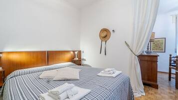 2 chambres, fer et planche Ă repasser, Wi-Fi, draps fournis