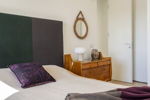 2 slaapkamers, een strijkplank/strijkijzer, wifi, beddengoed