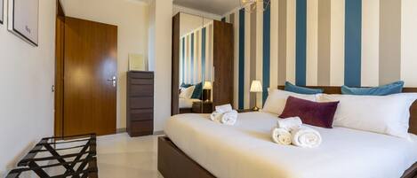 2 室のベッドルーム、アイロン / アイロン台、WiFi