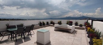 Luxury Penthouse situated on a distinguishable area in Altozano.