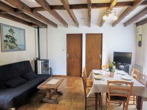 TV, fireplace - Wonderful private villa for 6 people with WIFI, TV and pets allowed (Le Porge)