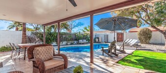 Spacious & Comfortable w/Prime Location Sleeps 12