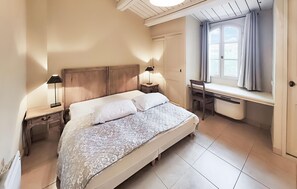 1 bedroom - 1 bedroom awesome home in Saint-Laurent-de-la-Ca (Saint-Laurent-de-la-Ca)