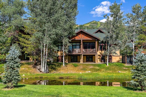 Pool & Hot Tub - Ski Shuttle - Garage