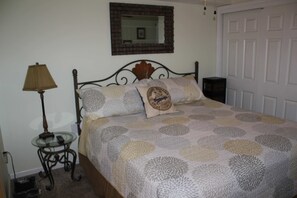 1 Schlafzimmer, Bügeleisen/Bügelbrett, kostenloses WLAN, Bettwäsche