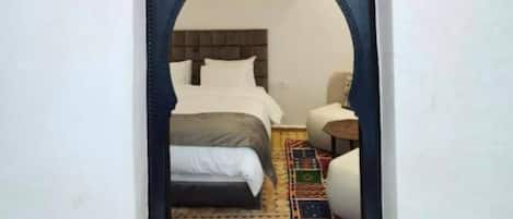 5 عدّة غرف نوم وواي فاي وملاءات أسرّة