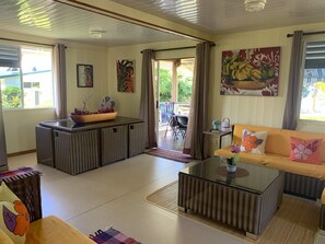 Bungalow | Woonruimte | Flatscreentelevisie