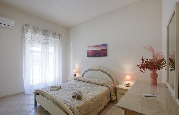 2 bedrooms, free WiFi, bed sheets - 2 bedroom nice apartment in Pozzallo (Pozzallo)