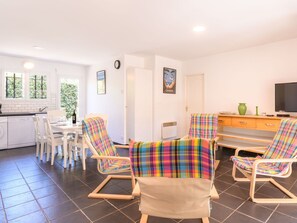 Dining - Lovely apartment in villa for 6 people with WIFI, TV, terrace and pets allowed (Saint-julien-en-born)