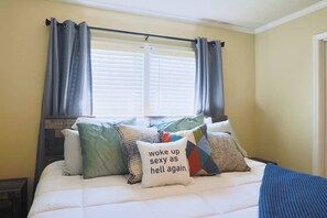 3 bedrooms, desk, iron/ironing board, travel cot - This house is a 3 bedroom(s), 2.5 bathrooms, located in High Point, NC. (High Point)