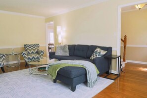 Smart TV, offices, printers - This house is a 3 bedroom(s), 2.5 bathrooms, located in High Point, NC. (High Point)