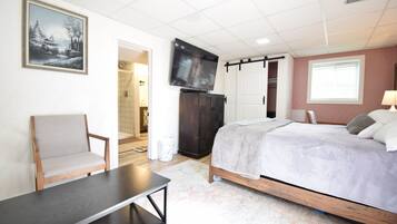 1 sovrum, skrivbord, strykjÀrn/strykbrÀda och gratis wi-fi