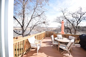 تناول الطعام بالخارج