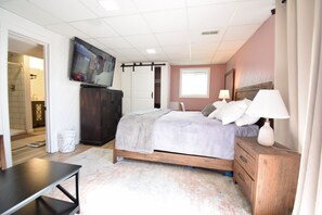 1 bedroom, desk, iron/ironing board, free WiFi