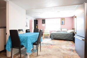 1 dormitorio, escritorio, tabla de planchar con plancha y wifi gratis