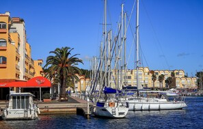 Marina - 2 bedroom lovely home in Saint-Laurent-de-la-Ca (Saint-Laurent-de-la-Ca)