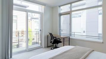 2 habitaciones, escritorio, tabla de planchar con plancha y wifi gratis