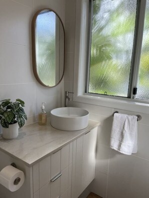 Eco-friendly toiletries, hair dryer