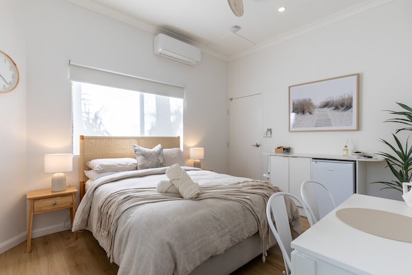 1 bedroom, WiFi, bed sheets