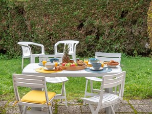 Outdoor dining - Lovely apartment for 2 guests with WIFI, TV and terrace (La Trinité-sur-mer)