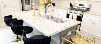 FREE NIGHT! Sleeps 16, Private Pool, Hot Tub