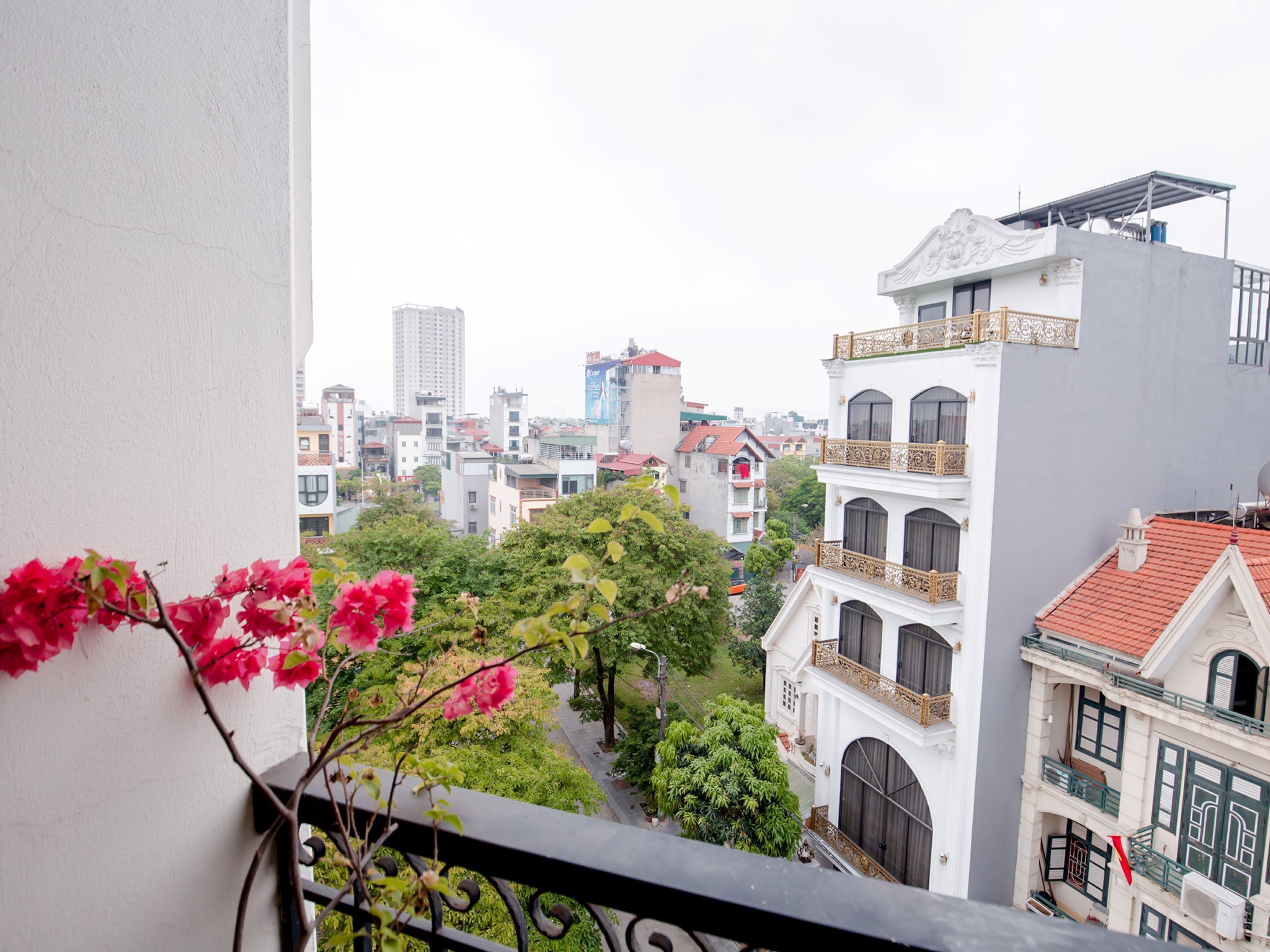 Superior Double Room, 1 King Bed, Balcony, City View | Balcony