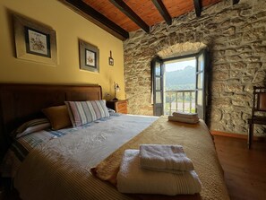 3 bedrooms, iron/ironing board, travel crib, free WiFi - Casa Lula 1 Pendueles Llanes (Pendueles)