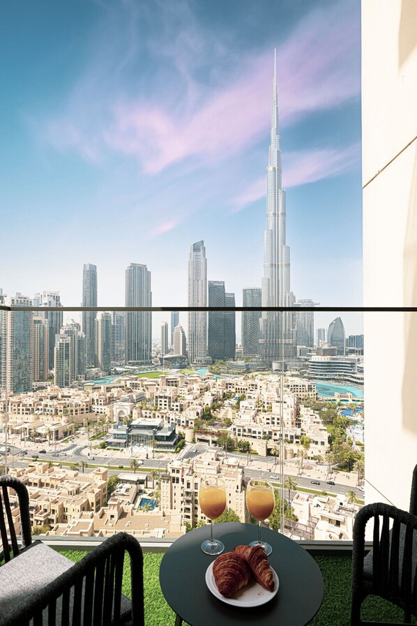 Outdoor dining - NEW | 2BR Burj NYE Fireworks View | 2 Pools (Dubai)