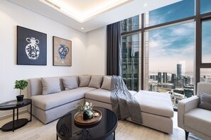 TV - 2BR |Sea & City Views |Infinity Pool |High Floor (Dubai)
