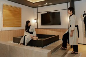 Signature Room (Spa) | Bathroom | Bathrobes, slippers, towels