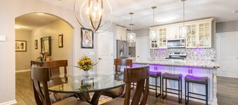 5-bedroom vacation home just 5 minutes from Palm Beach International Airport.
