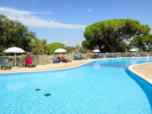 Pool - Les Eucalyptus by Interhome (Saint Aygulf)