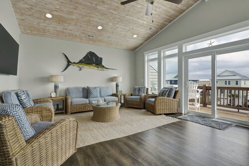 Waterfront*Steps to beach*Boat Launch*Kayaks*Pools