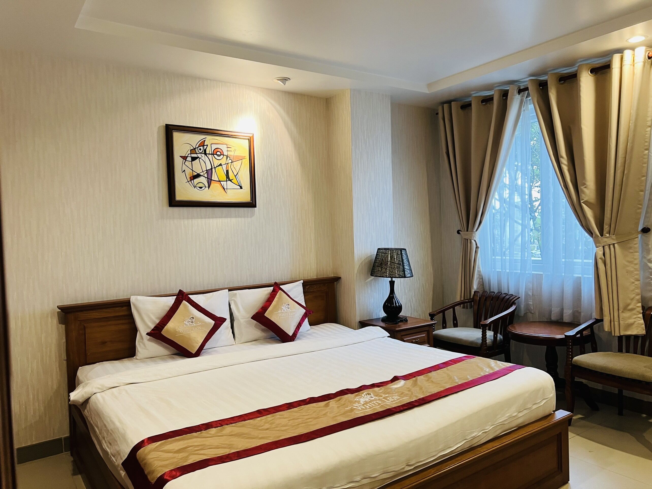 Premium Double or Twin Room, City View | Peti besi dalam bilik, meja, seterika/papan seterika, Wi-fi percuma 