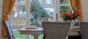 3 bed House Camberwell with Private Garden