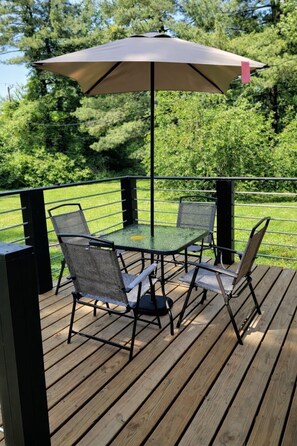 屋外ダイニングエリア