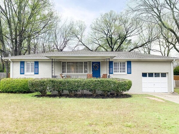 Exterior - Beautiful Home in Crestline Park with Hot Tub! (Birmingham)