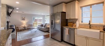 Charming Crestline Park Home with Hot Tub