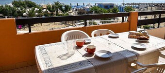 Fin lejlighed for 4 gæster med WIFI, TV, balkon og kæledyr tilladt