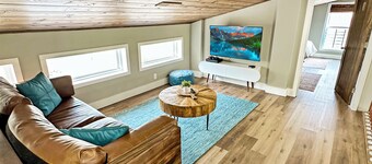 New 6BR Retreat by Patoka Lake – Sleeps 14, Fire Pit