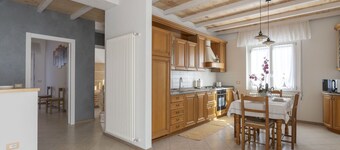 Cosy apartment for 6 guests with WIFI, TV, terrace, pets allowed and parking
