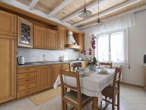 Oven - Lovely apartment for 6 guests with WIFI, TV, terrace and pets allowed (Erli)