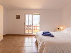 6 makuuhuonetta, silitysrauta/-lauta, vauvan matkasänky, ilmainen Wi-Fi