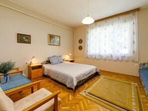 5 soverom, wi-fi (inkludert) og sengetøy