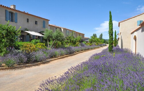 Nice home in Saint-Laurent-de-la-Ca